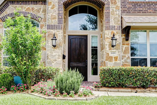 $6,500 | 1418 Du Barry Lane, Houston, TX 77018