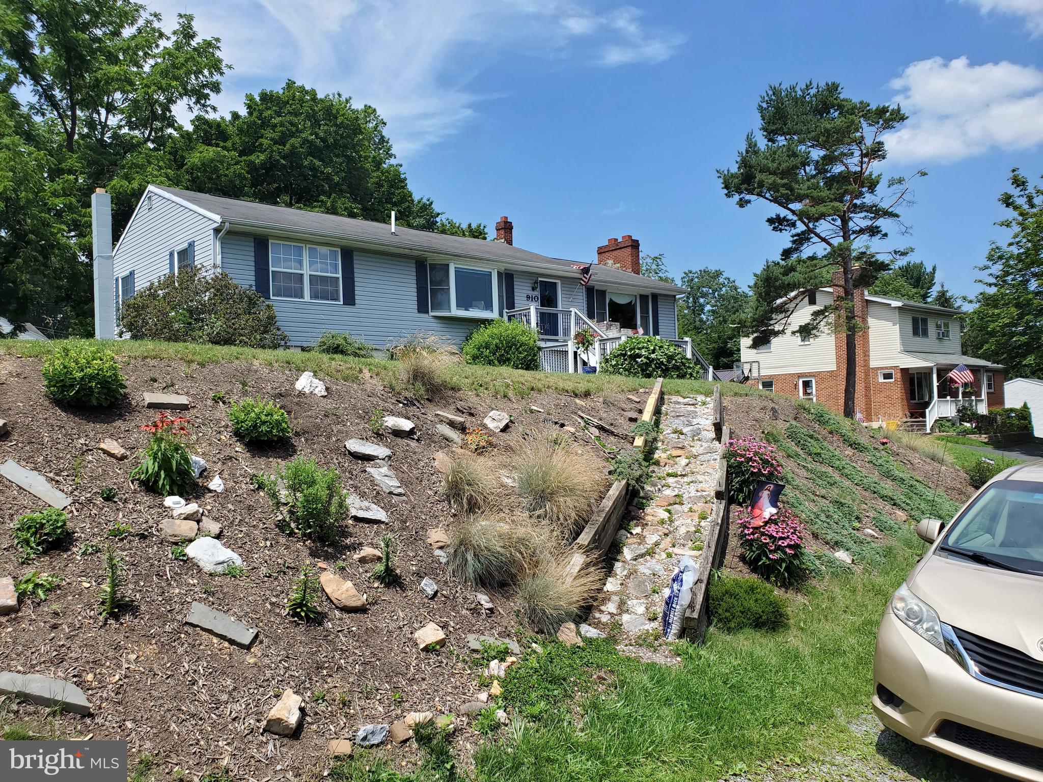 910 Wilhelm Road Harrisburg, PA 17111 - Photo 4 of 43 Landscaped sloping front of home