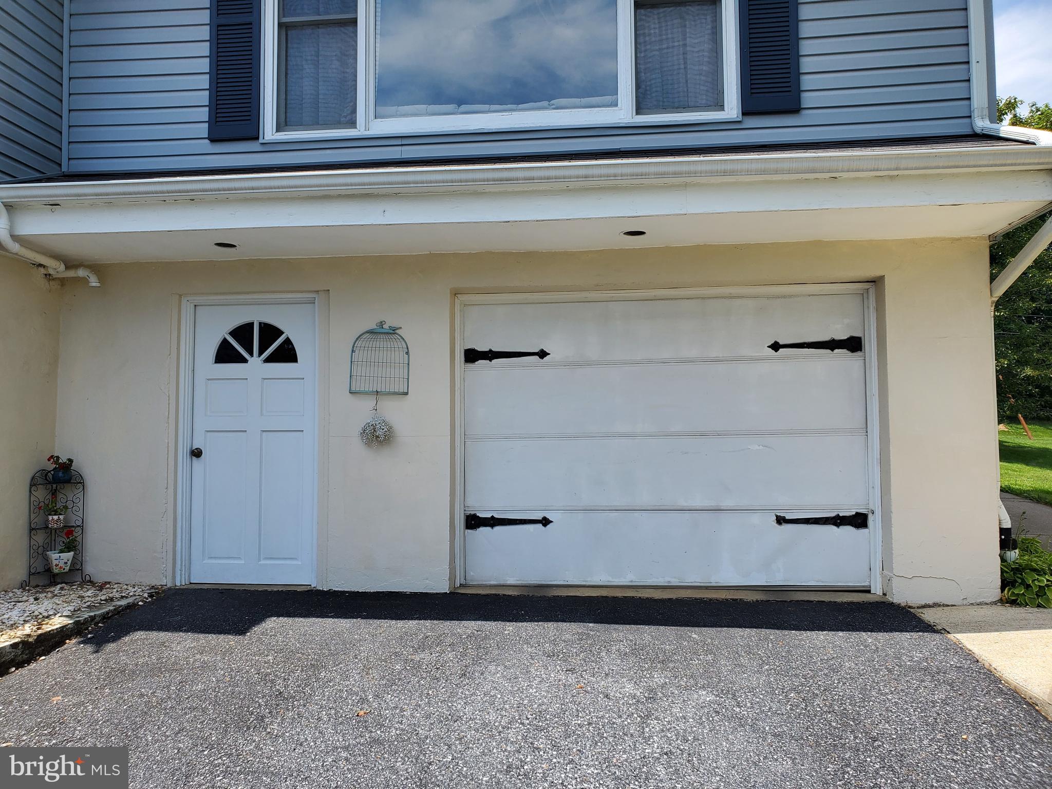 910 Wilhelm Road Harrisburg, PA 17111 - Photo 7 of 43 Oversized One Car Garage