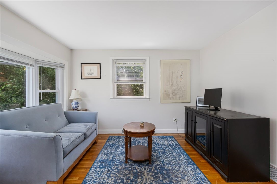 58 Springer Avenue Tiverton, RI 02878 - Photo 8 of 32