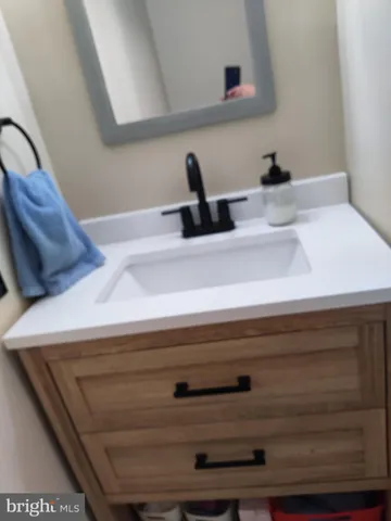 a close view of sink and tap