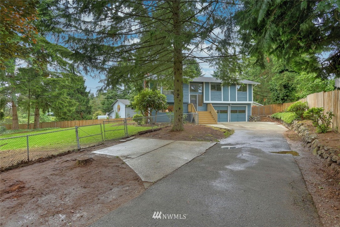 10042 Southeast 192nd Street Renton, WA 98055 - Photo 2 of 24 Gallery Image 2