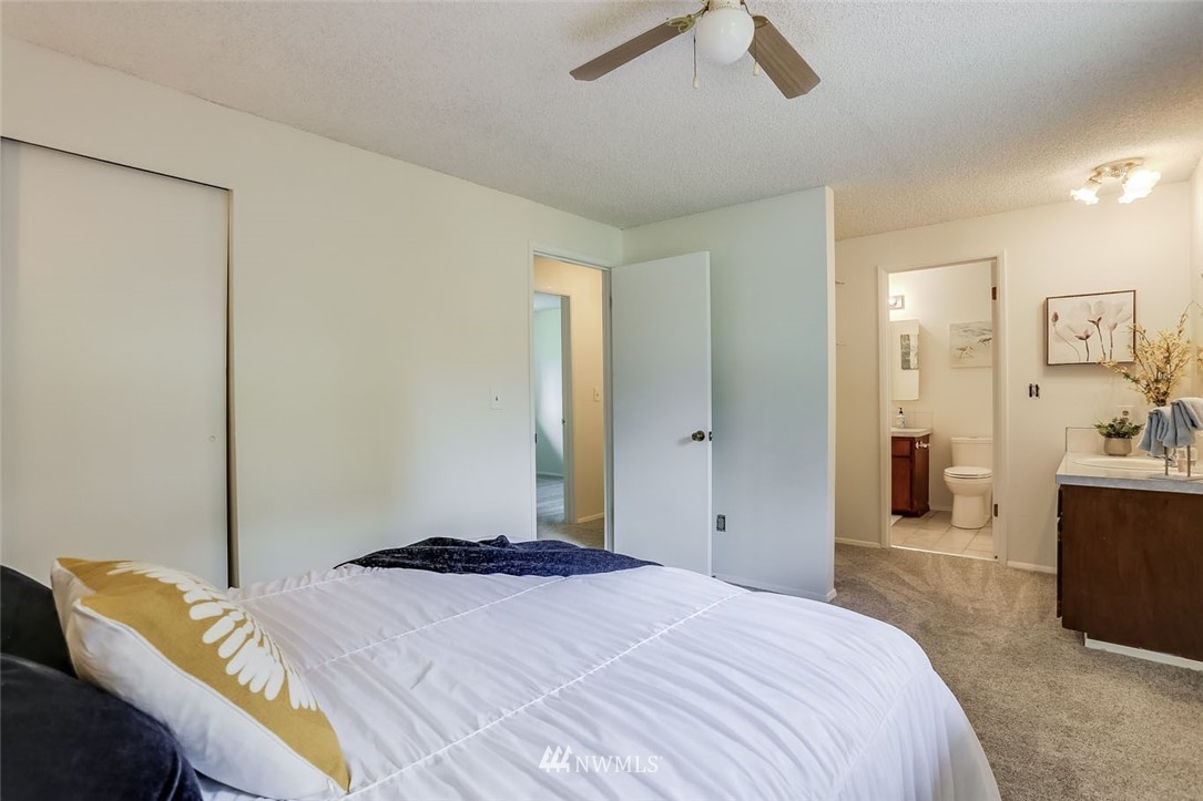10042 Southeast 192nd Street Renton, WA 98055 - Photo 11 of 24 Gallery Image 11