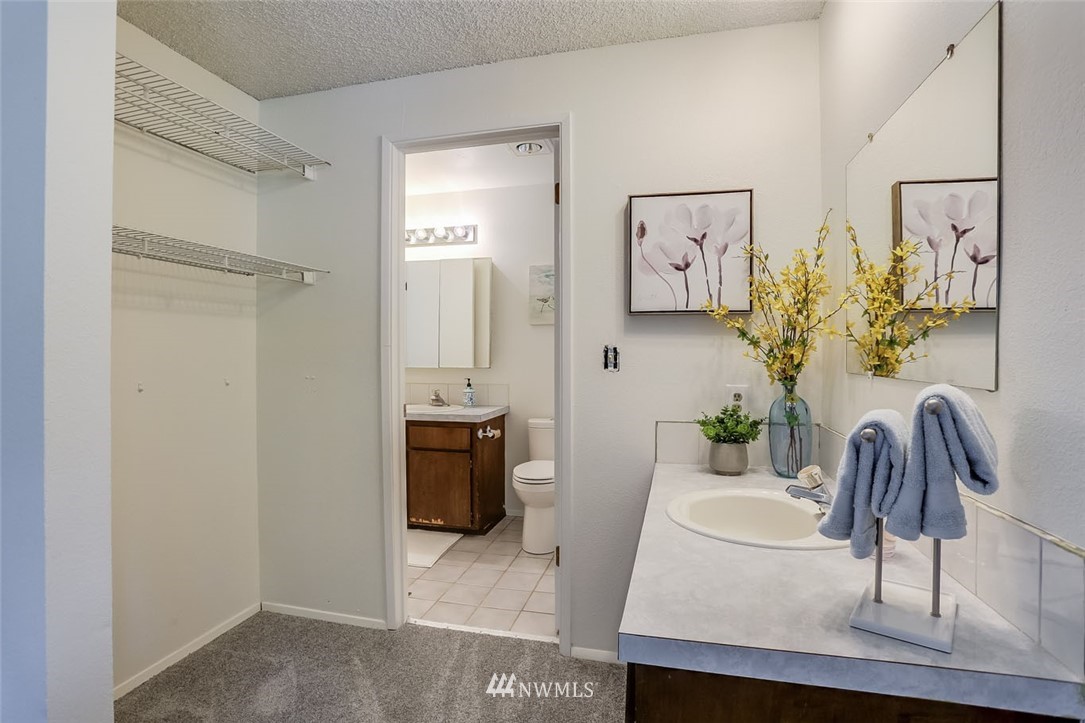 10042 Southeast 192nd Street Renton, WA 98055 - Photo 12 of 24 Gallery Image 12