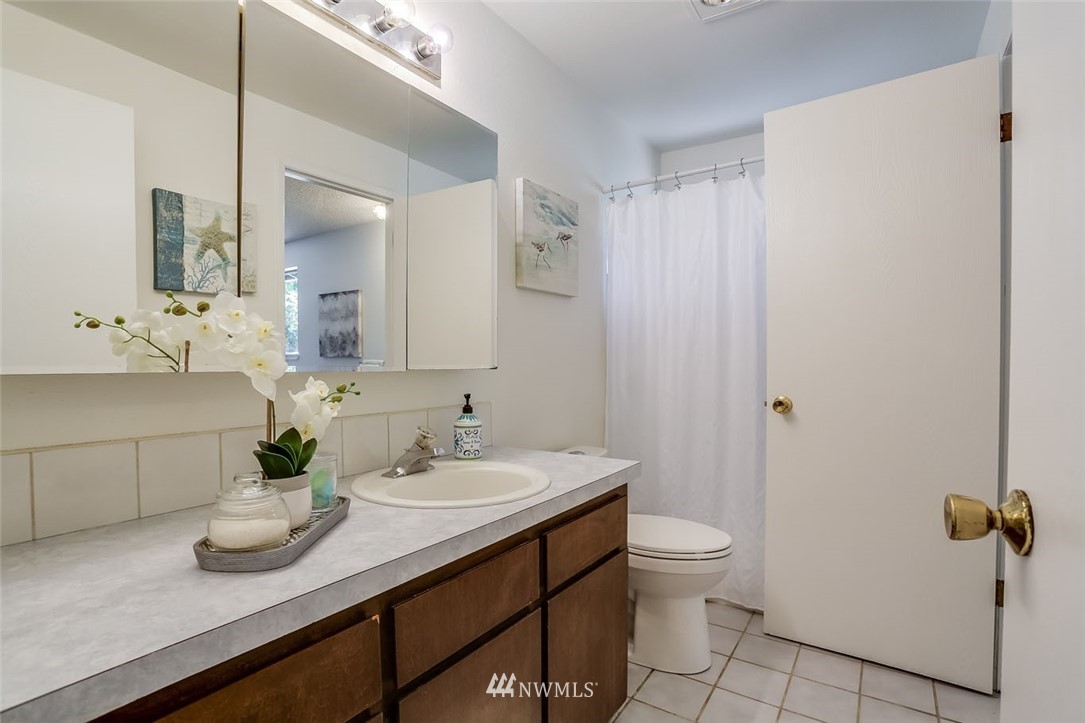 10042 Southeast 192nd Street Renton, WA 98055 - Photo 13 of 24 Gallery Image 13