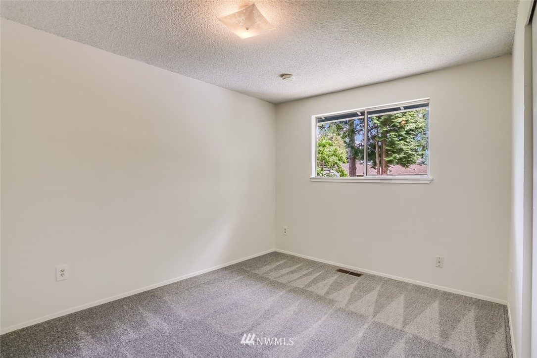 10042 Southeast 192nd Street Renton, WA 98055 - Photo 14 of 24 Gallery Image 14