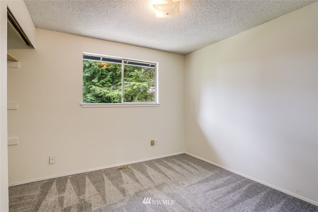 10042 Southeast 192nd Street Renton, WA 98055 - Photo 15 of 24 Gallery Image 15