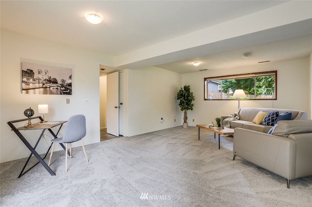 10042 Southeast 192nd Street Renton, WA 98055 - Photo 17 of 24 Gallery Image 17