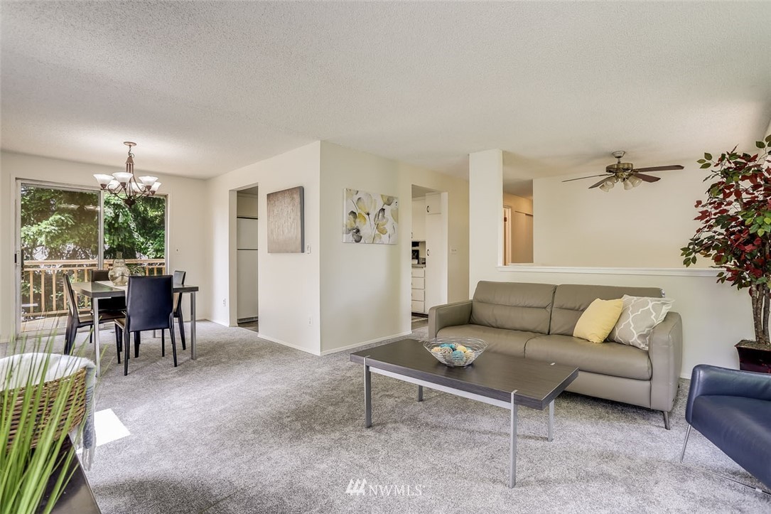 10042 Southeast 192nd Street Renton, WA 98055 - Photo 6 of 24 Gallery Image 6