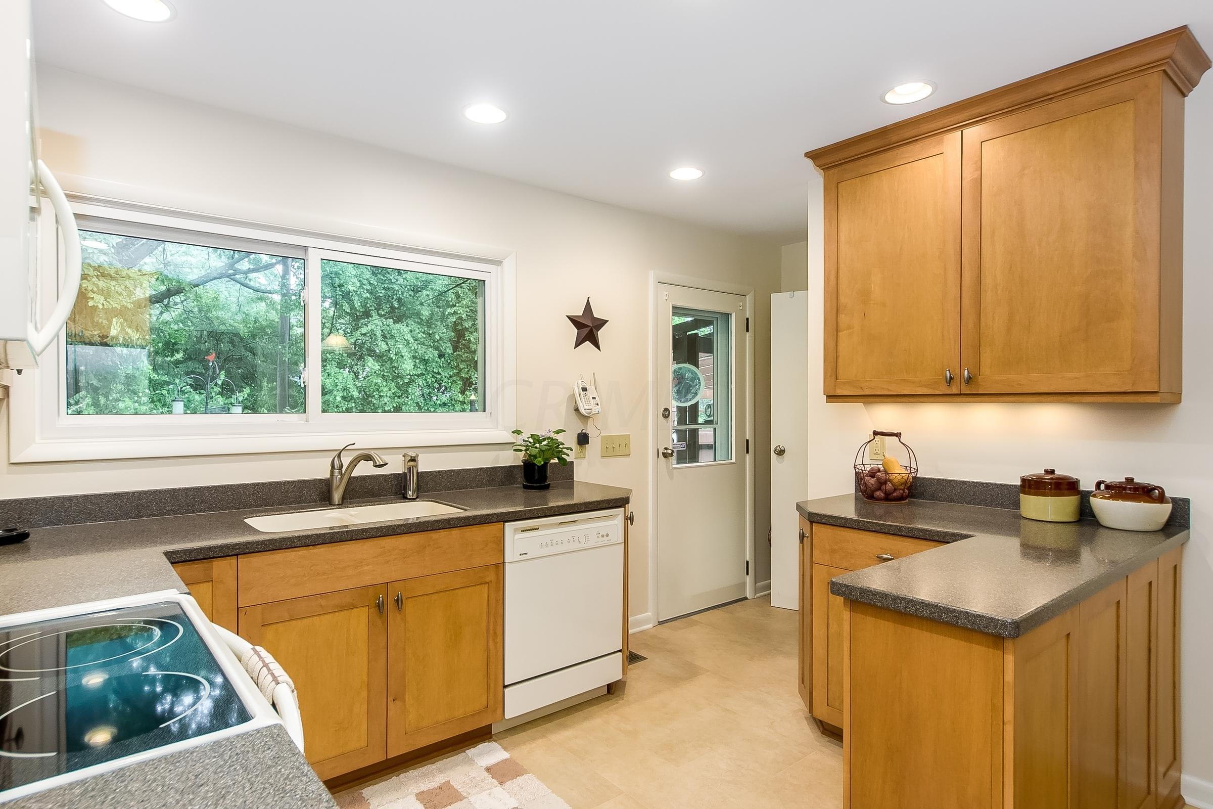 5560 Sinclair Road Columbus, OH 43229 - Photo 12 of 26 Gallery Image 12