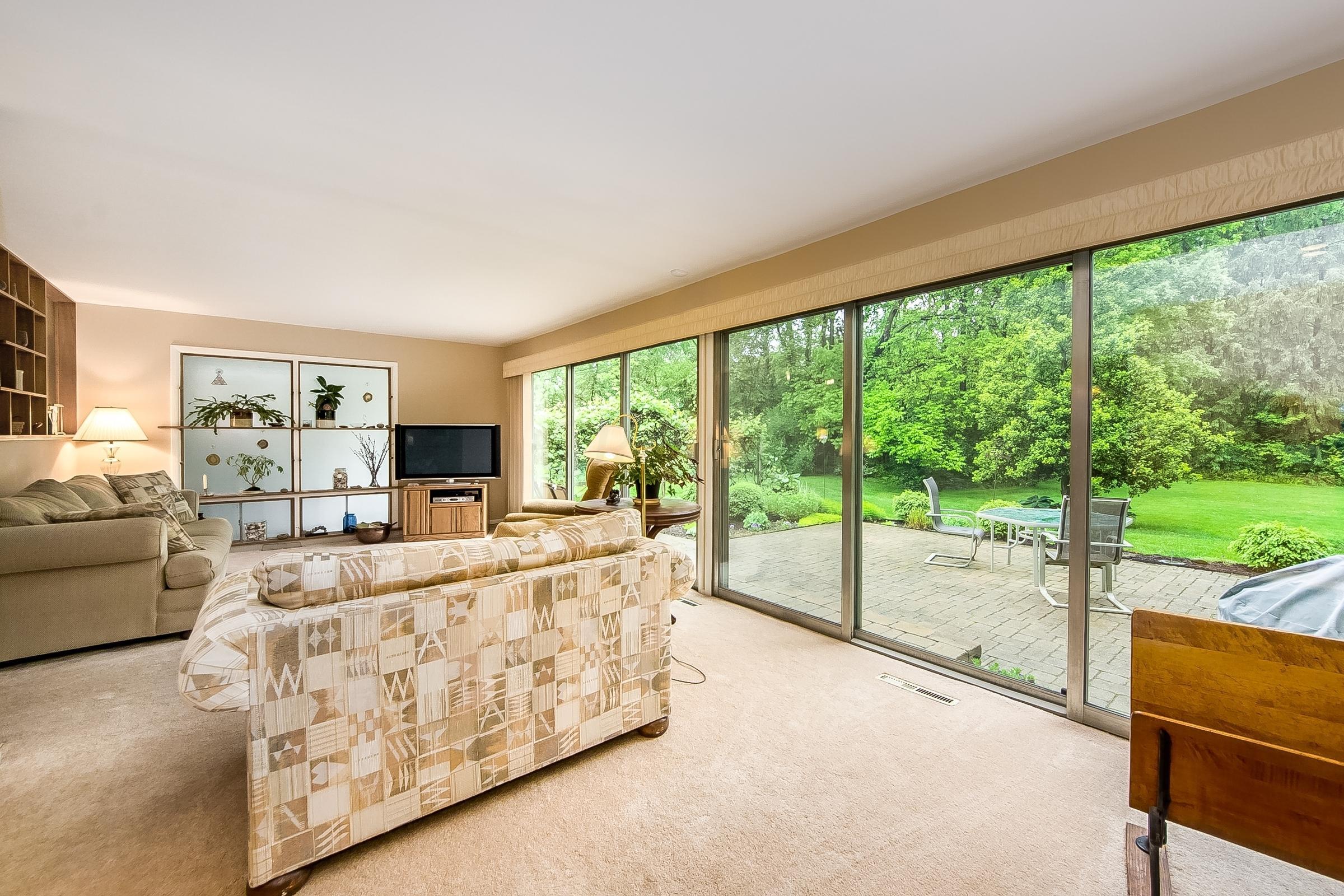 5560 Sinclair Road Columbus, OH 43229 - Photo 9 of 26 Gallery Image 9