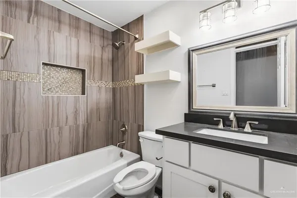 $234,900 | 2418 Topaz Drive, Harlingen, TX 78552