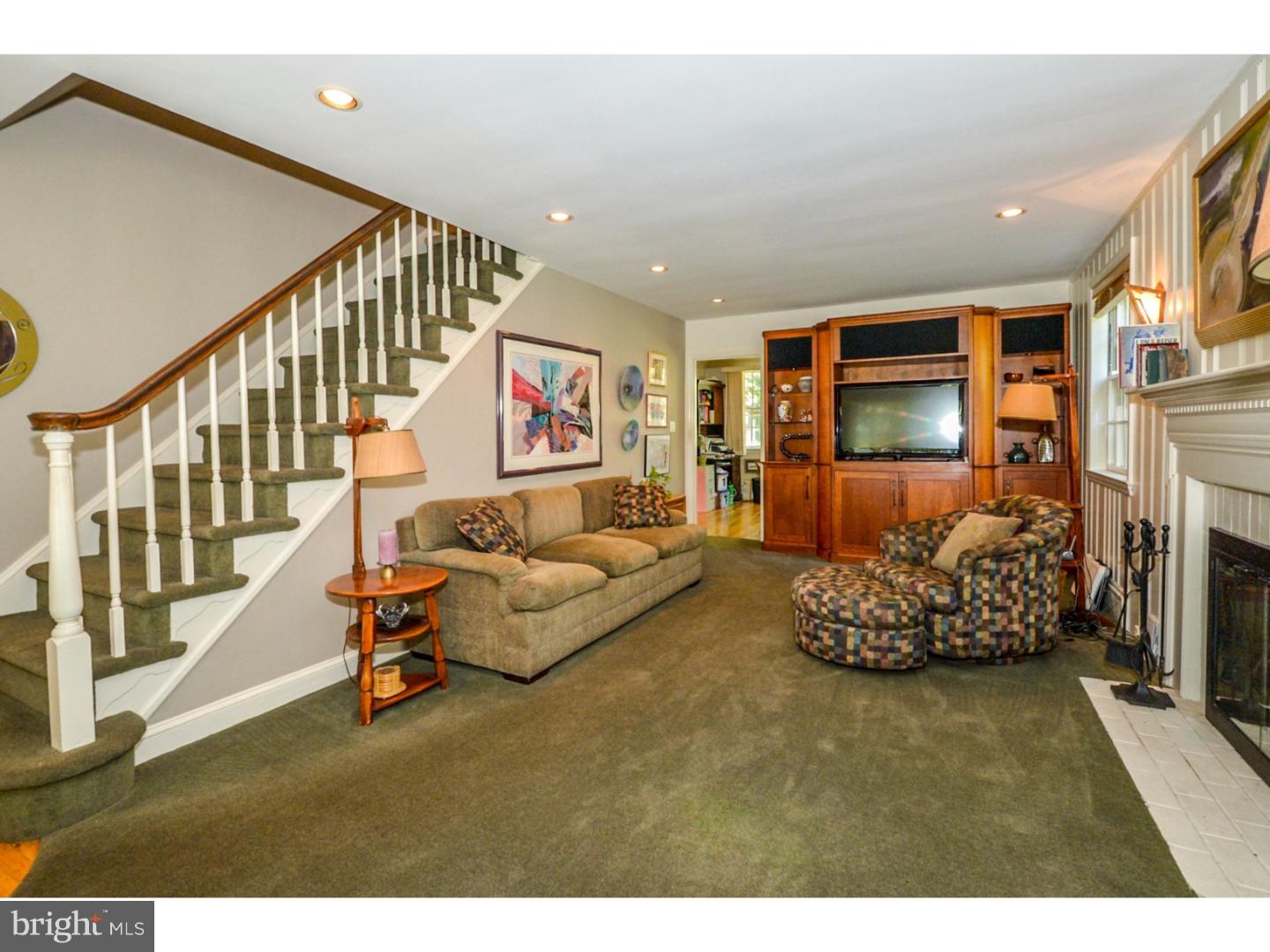 111 Wetherill Road Cheltenham, PA 19012 - Photo 6 of 24 Living Room