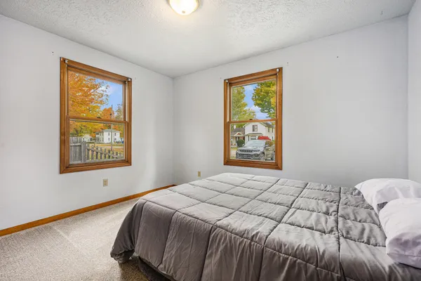 $247,442 | 218 South Robinson Street, Schoolcraft, MI 49087