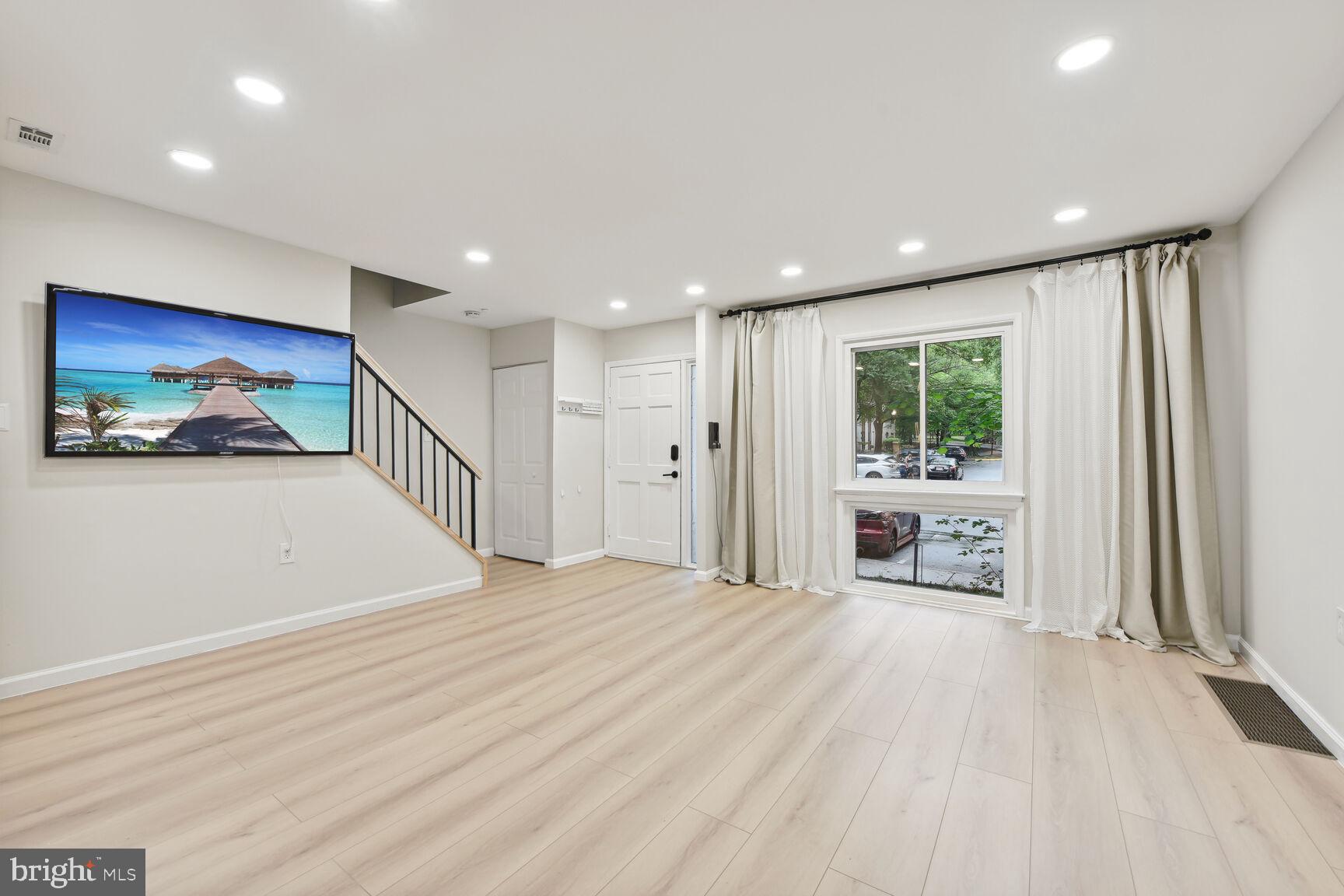 2222 Lofty Heights Place Reston, VA 20191 - Photo 5 of 23 Gallery Image 5
