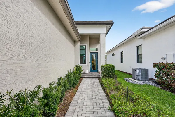 $599,000 | 9043 Southwest Vetta Way, Port St. Lucie, FL 34987