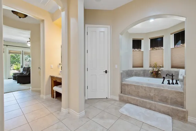 $1,150,000 | 4638 West Lark Court, Visalia, CA 93291