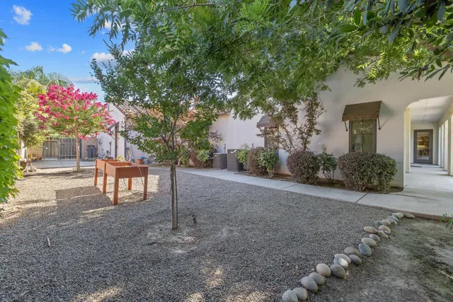$1,150,000 | 4638 West Lark Court, Visalia, CA 93291