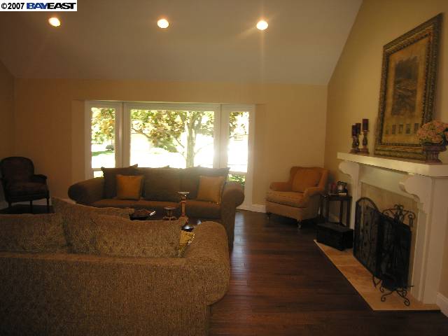 1012 White Gate Road Alamo, CA 94507 - Photo 3 of 9 Gallery Image 3