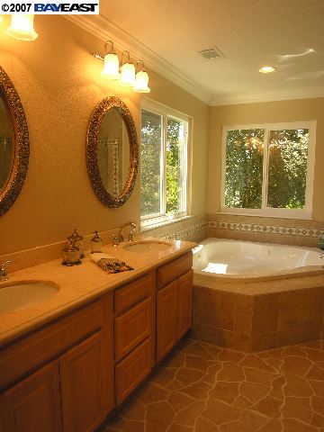 1012 White Gate Road Alamo, CA 94507 - Photo 7 of 9 Gallery Image 7
