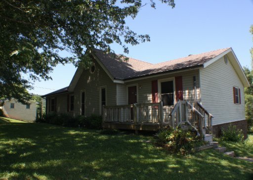 1331 Lakeview Road Livingston, TN 38570 - Photo 1 of 4 Primary Photo