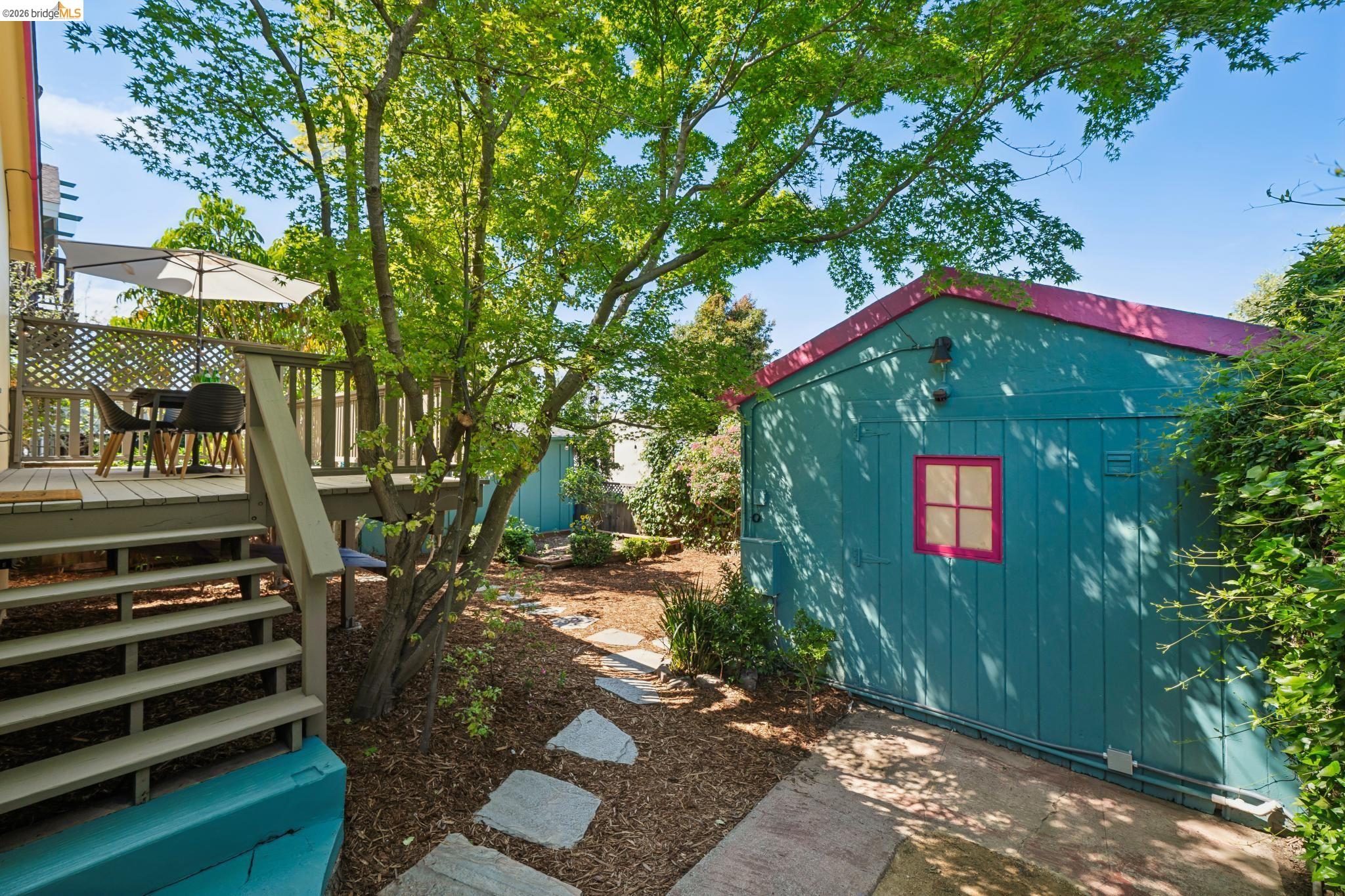 1425 Virginia Street Berkeley, CA 94702 - Photo 30 of 42 a front view of a house