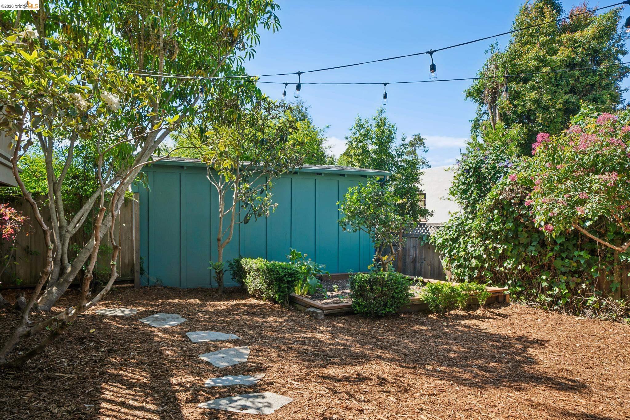 1425 Virginia Street Berkeley, CA 94702 - Photo 39 of 42 a view of a house with a garden