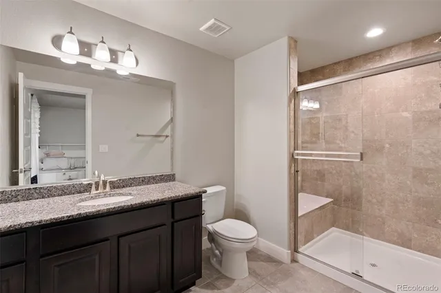 a view of sitting area with furniture