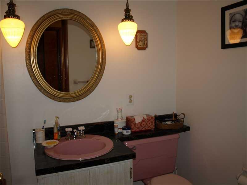182 Drake Road Bethel Park, PA 15102 - Photo 21 of 24 Full Bath.