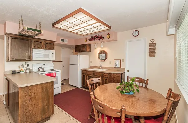 $1,550,000 | 3670 South Newmark Avenue, Sanger, CA 93657