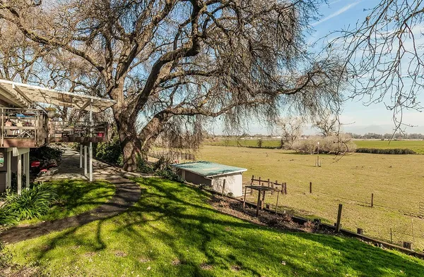 $1,550,000 | 3670 South Newmark Avenue, Sanger, CA 93657