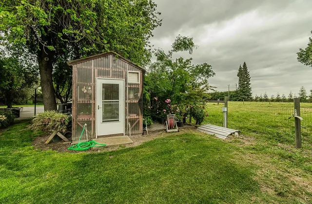 $1,550,000 | 3670 South Newmark Avenue, Sanger, CA 93657