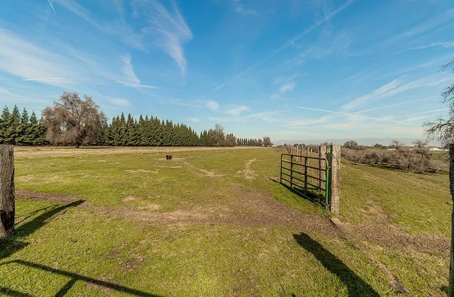 $1,550,000 | 3670 South Newmark Avenue, Sanger, CA 93657