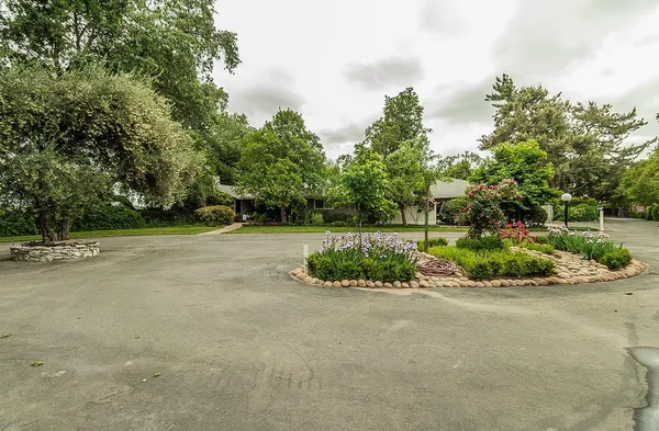 $1,550,000 | 3670 South Newmark Avenue, Sanger, CA 93657