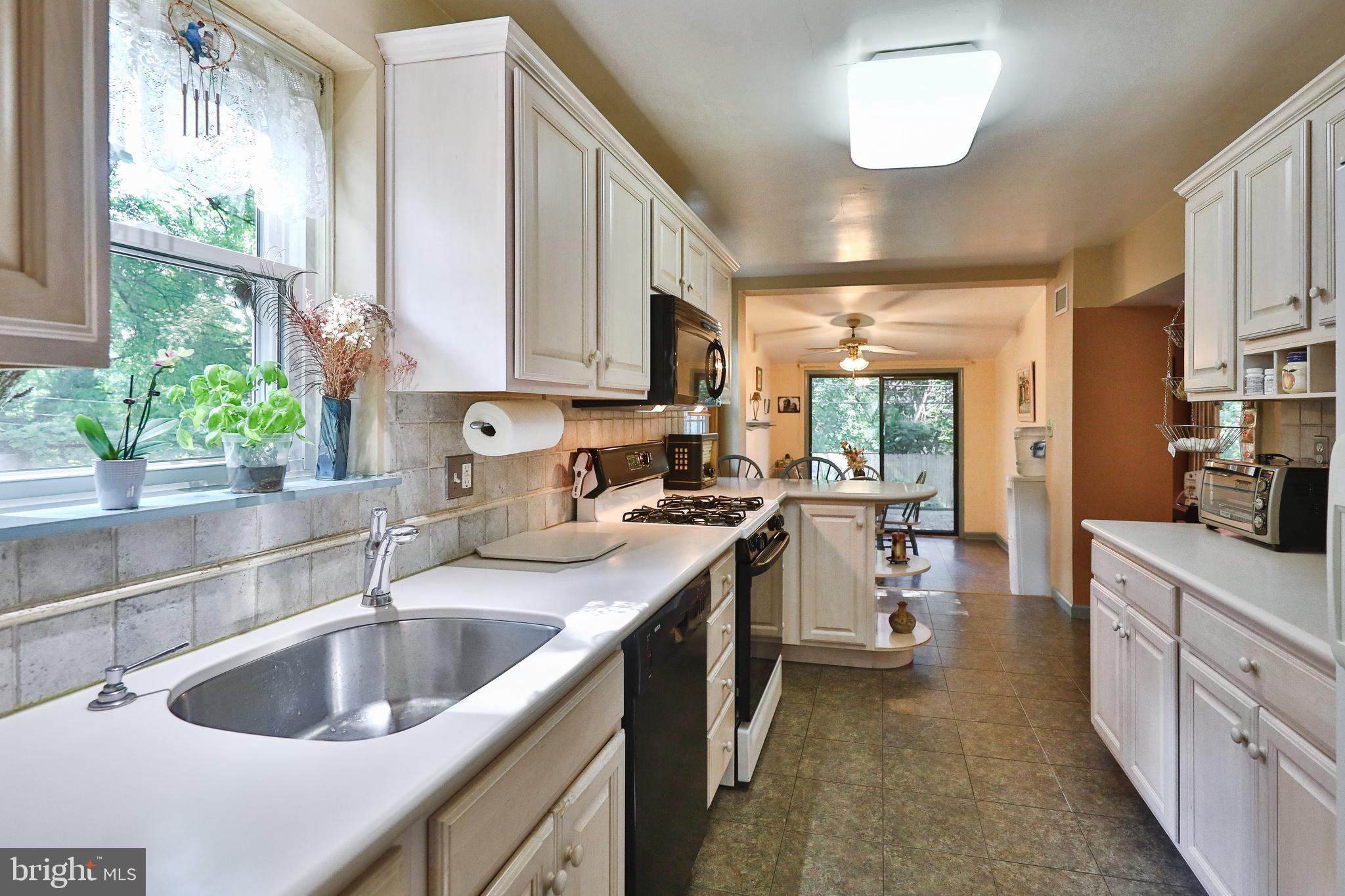 12 Lawnside Road Cheltenham, PA 19012 - Photo 15 of 47 Kitchen