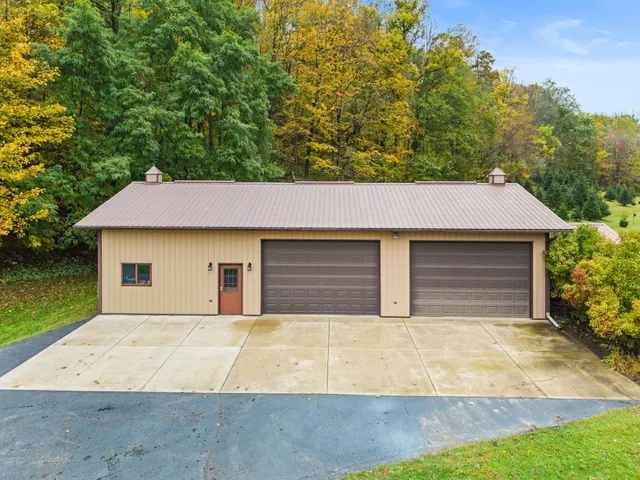 $999,900 | E16467 Grimm Road, Hillsboro, WI 54634