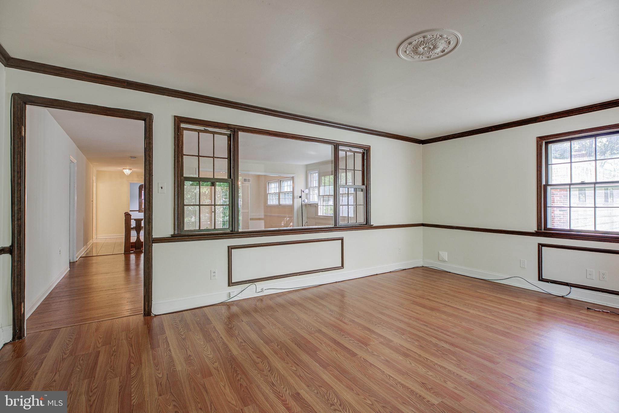 6601 Tusculum Road Bethesda, MD 20817 - Photo 21 of 58 Livingroom