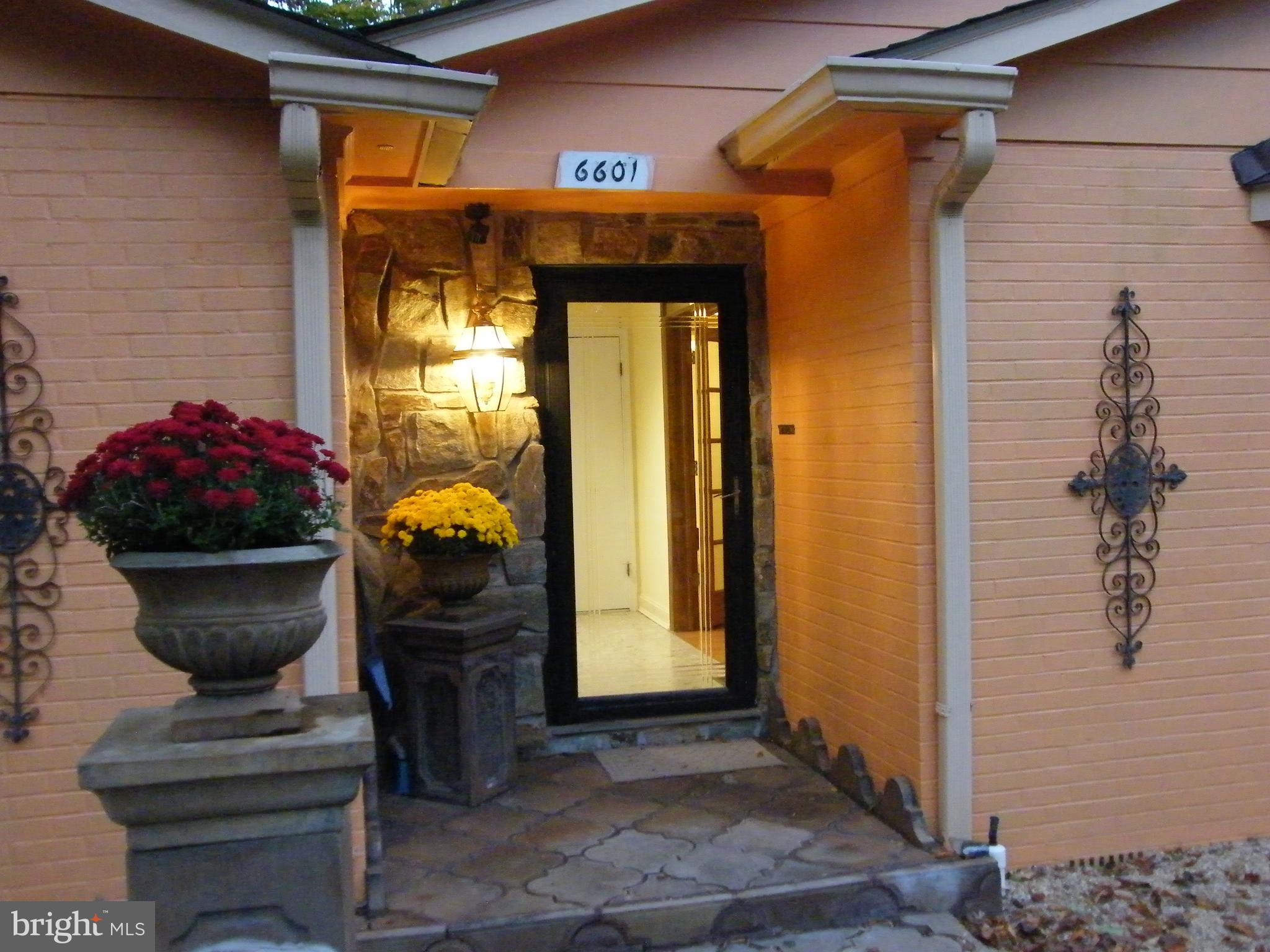 6601 Tusculum Road Bethesda, MD 20817 - Photo 7 of 58