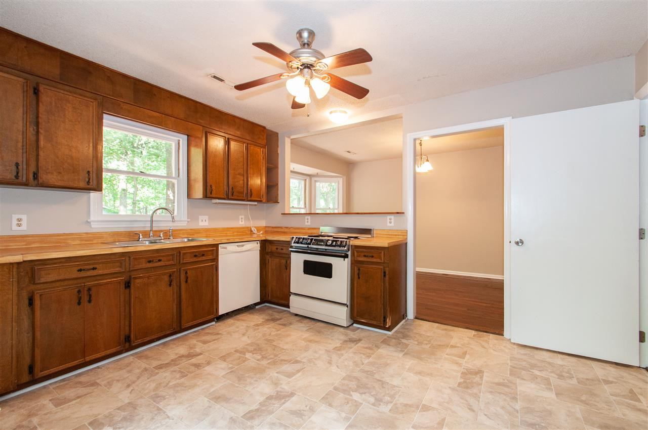 7401 Thorn Ridge Road Raleigh, NC 27613 - Photo 7 of 30 Kitchen
