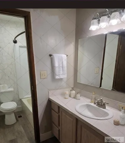 $385,000 | 4019 Lower Rock Creek Road, Rockland, ID 83271