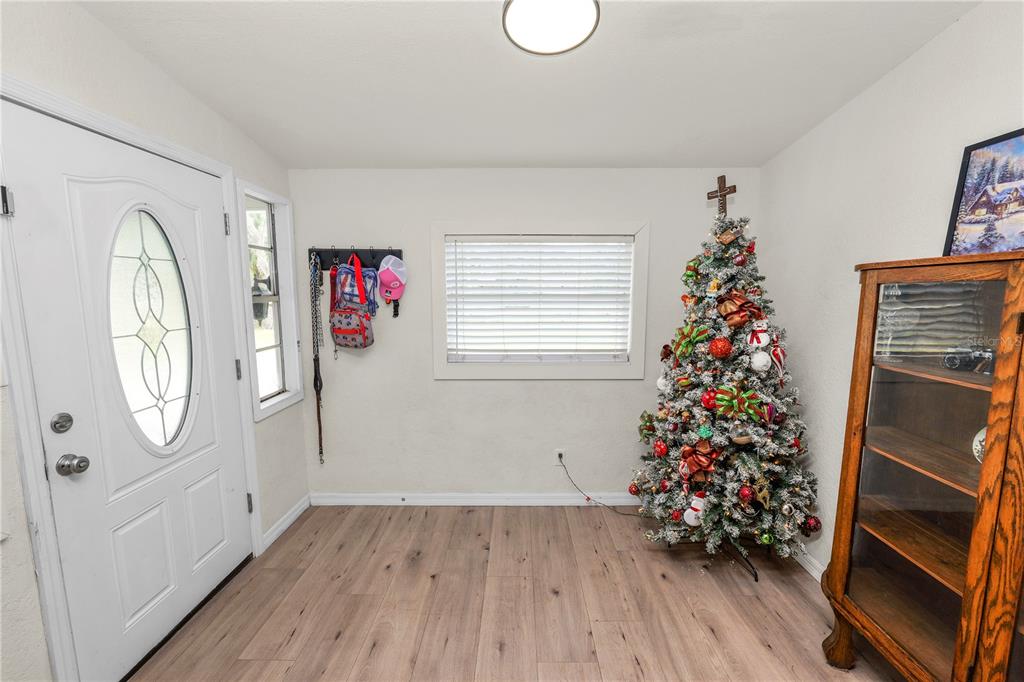 210 Wilder Road Lakeland, FL 33809 - Photo 7 of 46