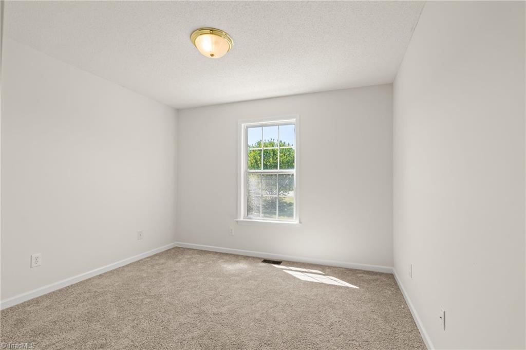 808 Arnold Road Lexington, NC 27295 - Photo 23 of 49