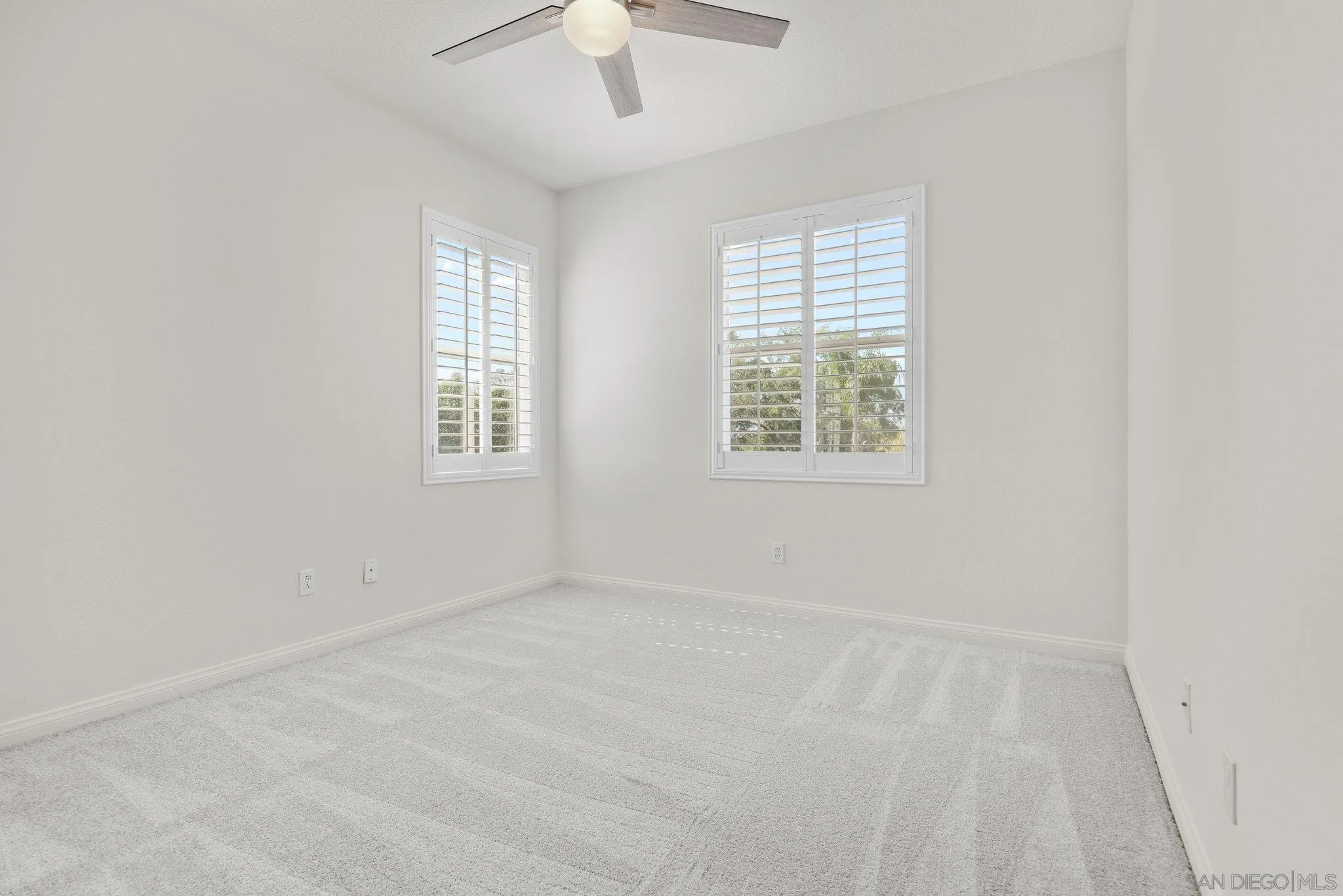 824 Hillcrest Terrace Fallbrook, CA 92028 - Photo 27 of 47 an empty room with a window