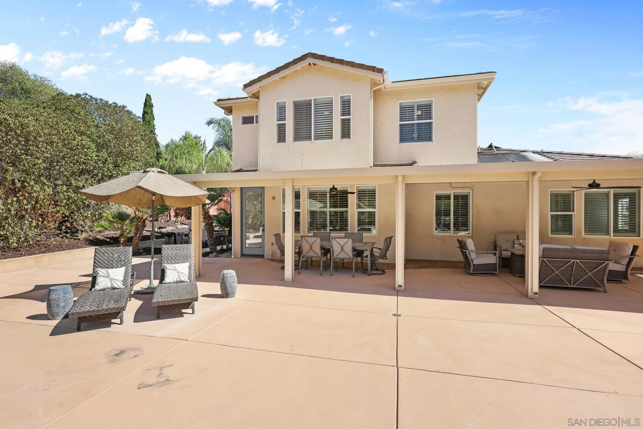 824 Hillcrest Terrace Fallbrook, CA 92028 - Photo 34 of 47 a front view of a house with sitting area and livingroom view