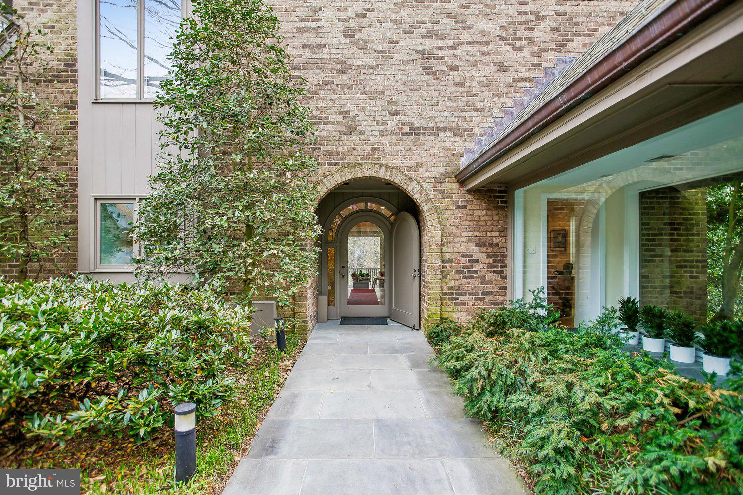 700 Belgrove Road McLean, VA 22101 - Photo 3 of 86 Entry