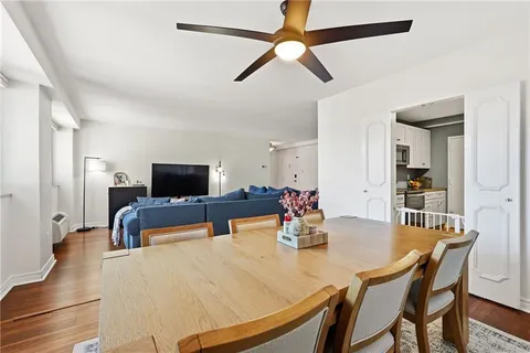 $295,000 | 128 North Craig Street, Unit 806, Pittsburgh, PA 15213