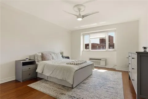$295,000 | 128 North Craig Street, Unit 806, Pittsburgh, PA 15213
