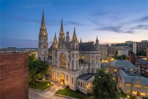 $295,000 | 128 North Craig Street, Unit 806, Pittsburgh, PA 15213