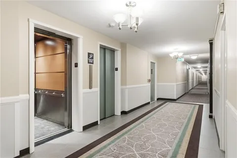 $295,000 | 128 North Craig Street, Unit 806, Pittsburgh, PA 15213