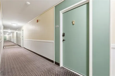 $295,000 | 128 North Craig Street, Unit 806, Pittsburgh, PA 15213